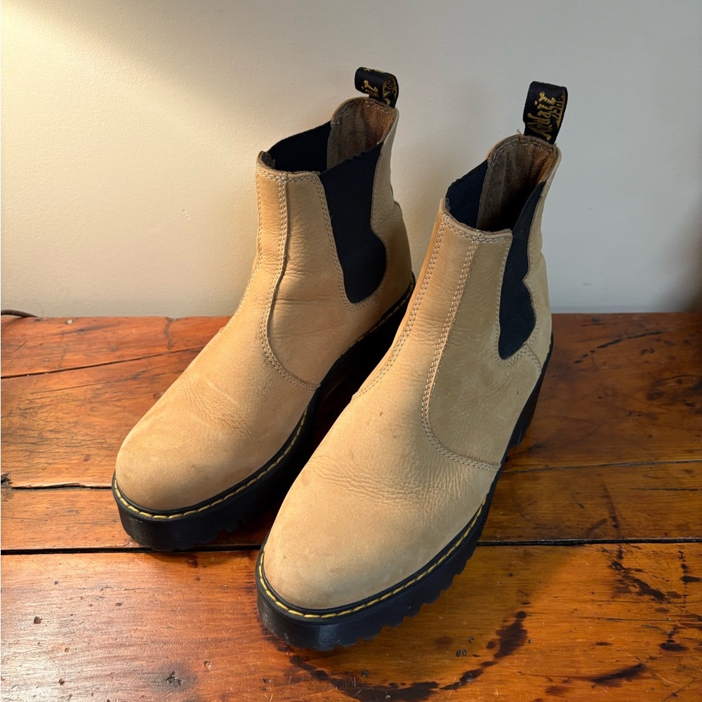 Dr Martens  Rometty Nubuck Leather Platform Chelsea Sand Boots Size 10 - Picture 11 of 11